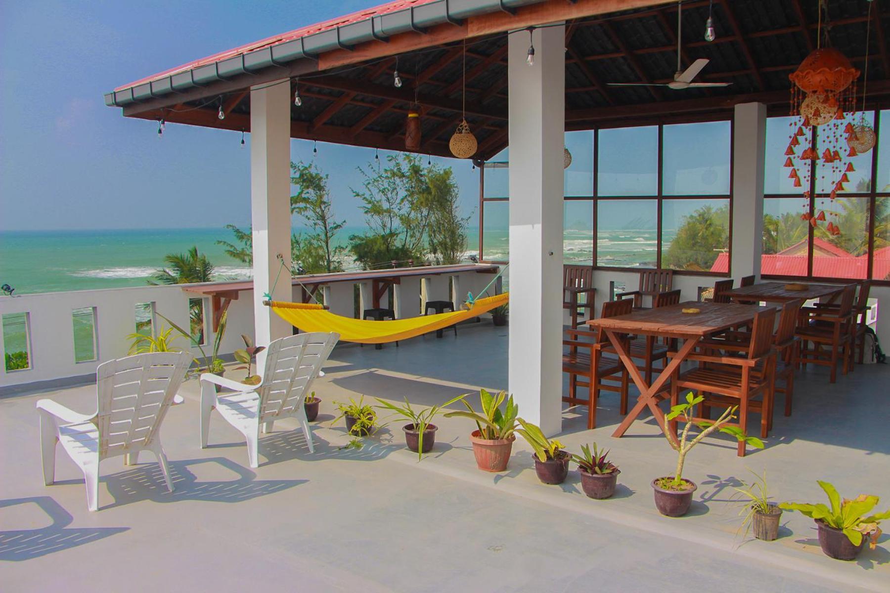 Shehara Sun Surf Lodge Мидигама Ийст Екстериор снимка