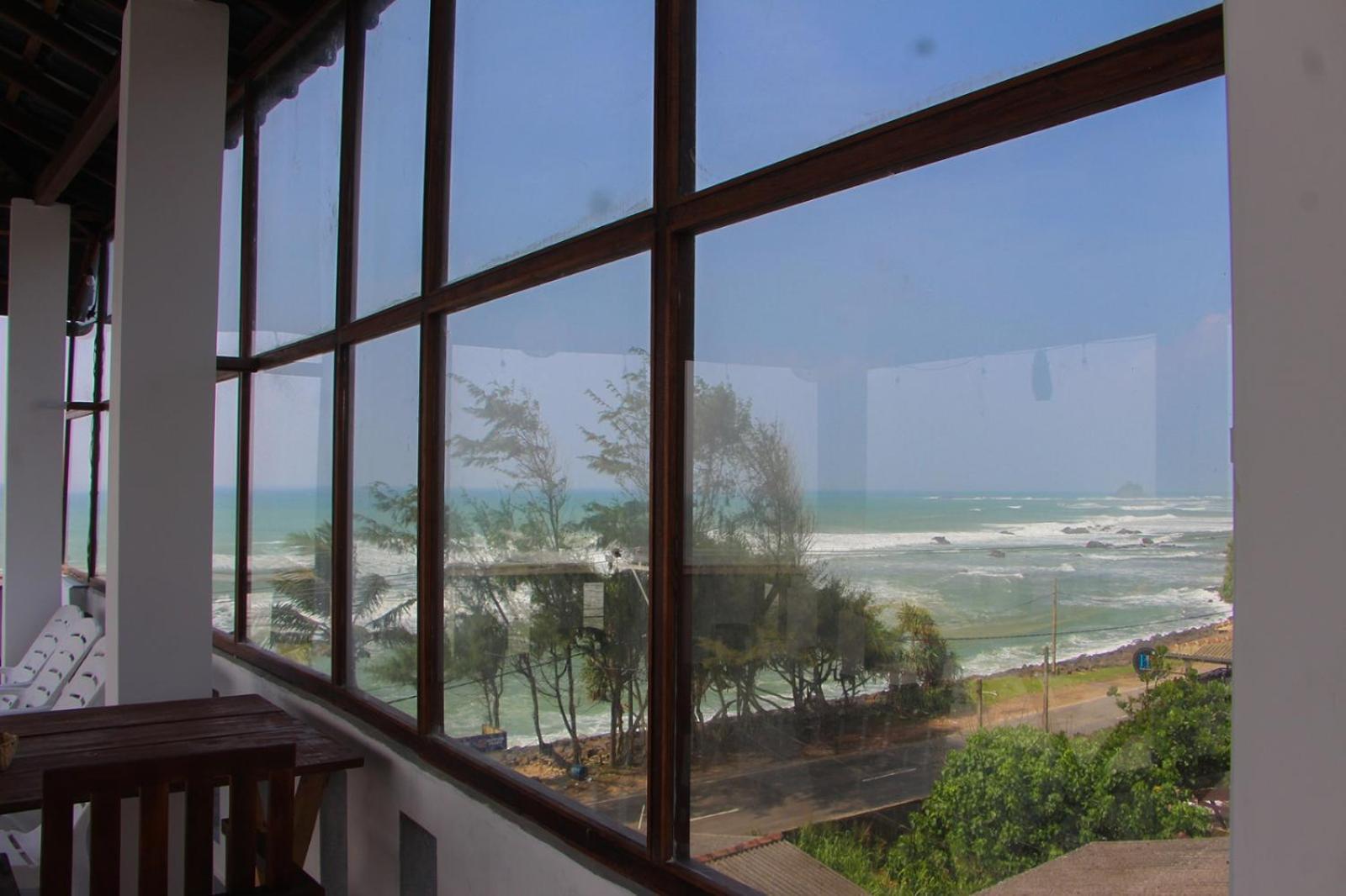 Shehara Sun Surf Lodge Мидигама Ийст Стая снимка