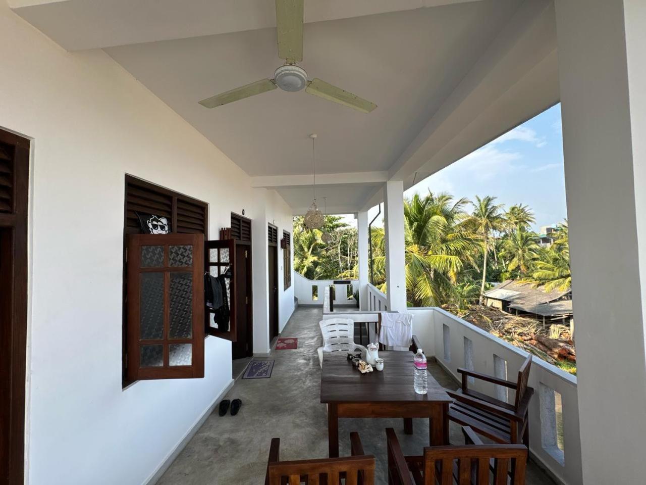 Shehara Sun Surf Lodge Мидигама Ийст Екстериор снимка